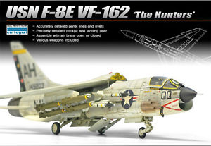 AC12521 - USN F-8E VF 162 THE HUNTERS