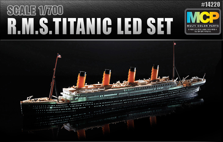 AC14220 - R.M.S. TITANIC + LED SET