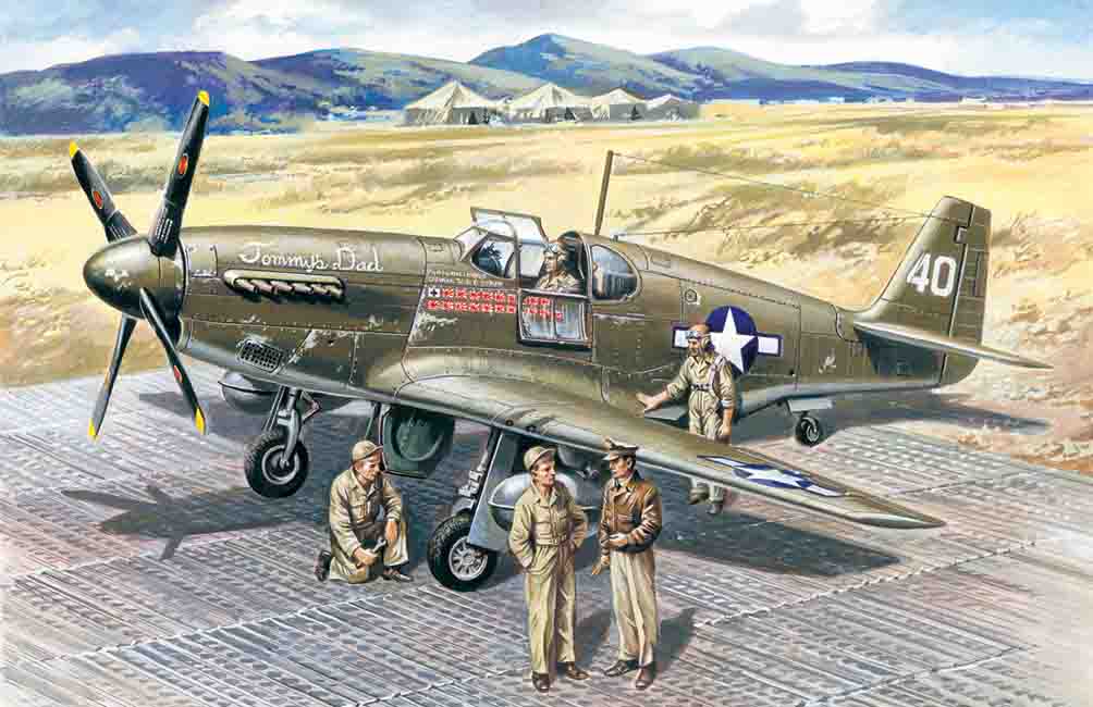 ICM48125 - Mustang P-51B with USAAF Pilots and Ground Personnel