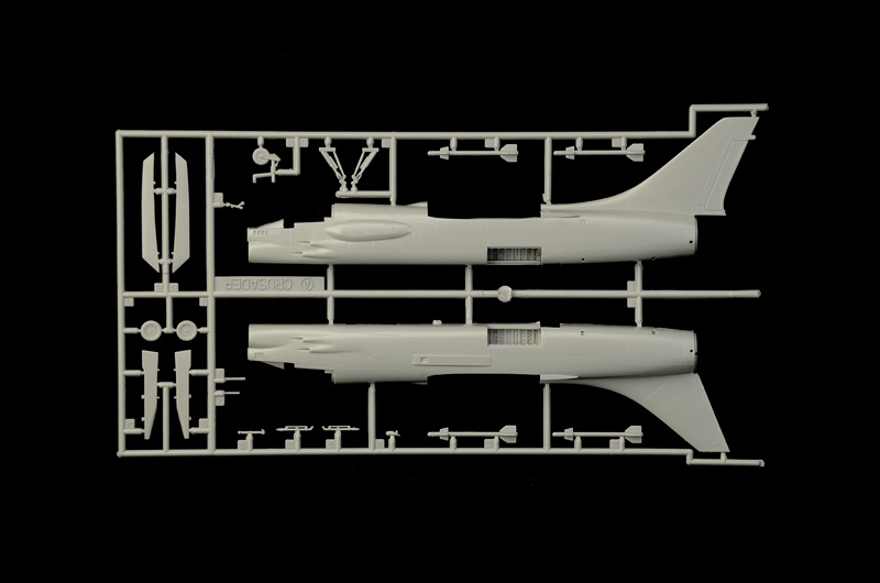 1456 - F-8E Crusader